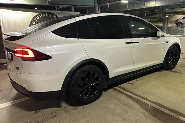 Sideview from Tesla Model X Plaid in Dortmund