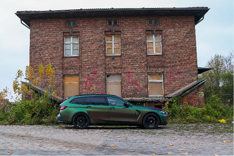 Side BMW M3 Competition Touring in Erfurt