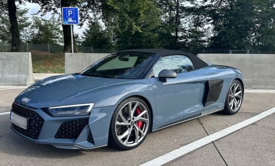 Rent an Audi R8 V10 Spyder in Berlin