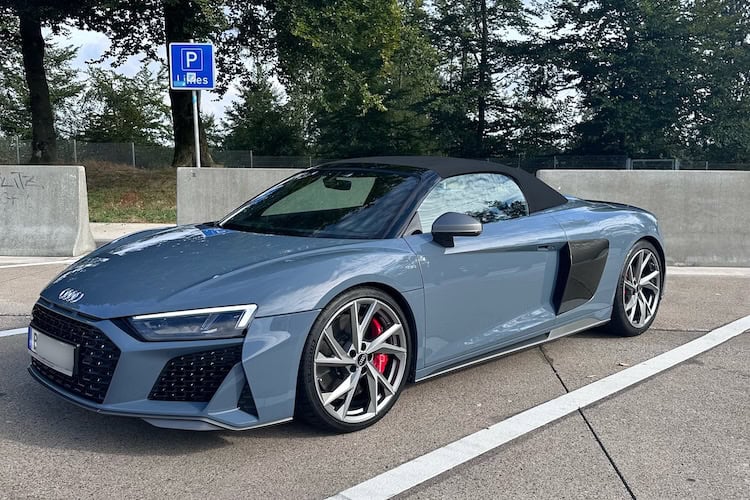 Rent an Audi R8 V10 Spyder in Berlin