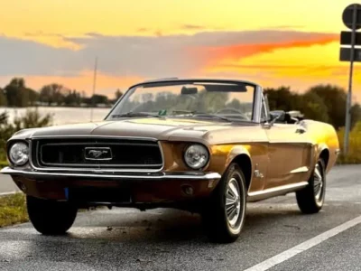 Front View of a Ford Mustang Convertible in Hamburg