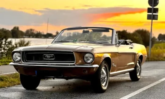 Front View of a Ford Mustang Convertible in Hamburg