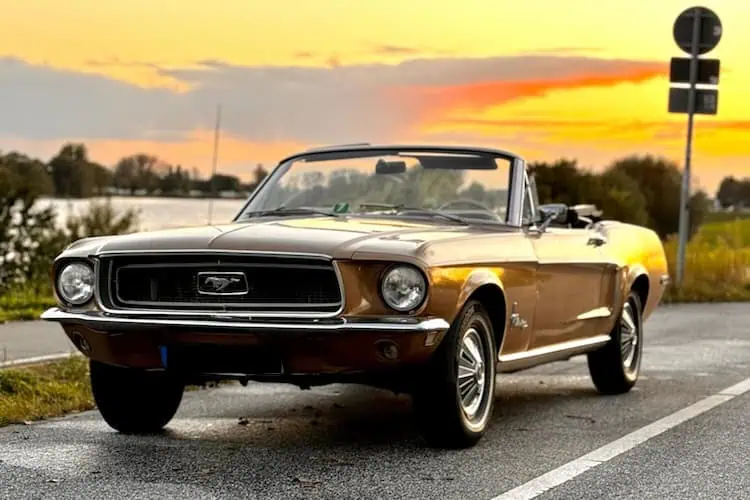 Front View of a Ford Mustang Convertible in Hamburg