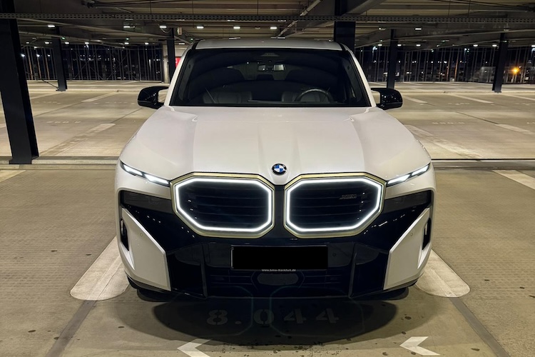 Front View of a BMW-XM in Frankfurt