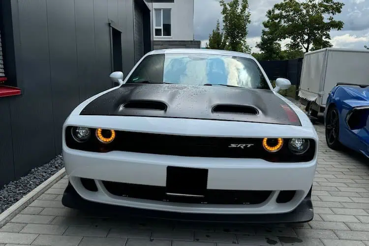 Front View of a Dodge Challenger V8 in Bonn