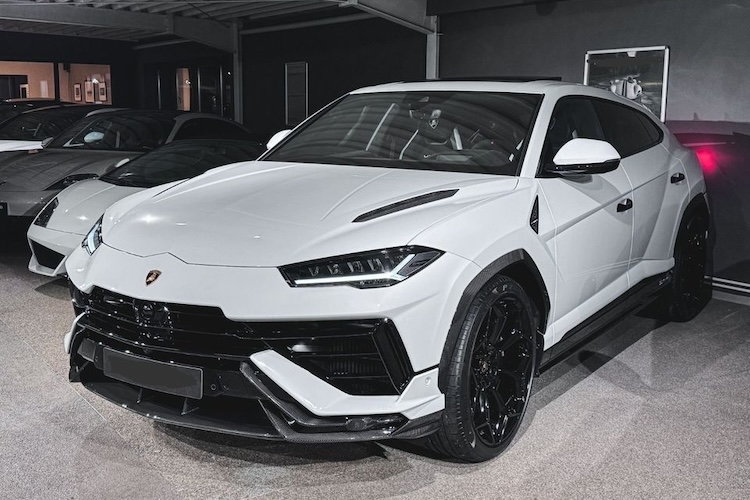 Front View of Lamborghini Urus in Hamburg