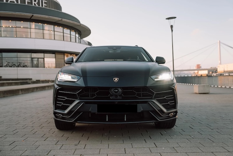 Front View of Lamborghini Urus in Ludwigshafen