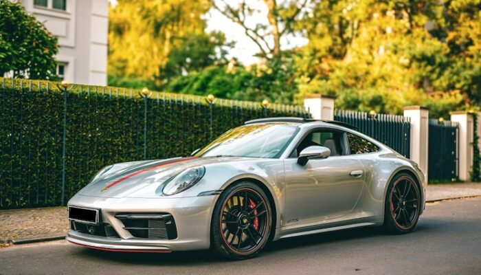 Porsche 911 Carrera 4 GTS in Berlin