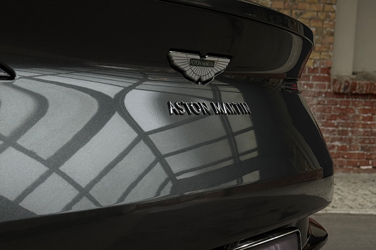 Logo Aston Martin DB11