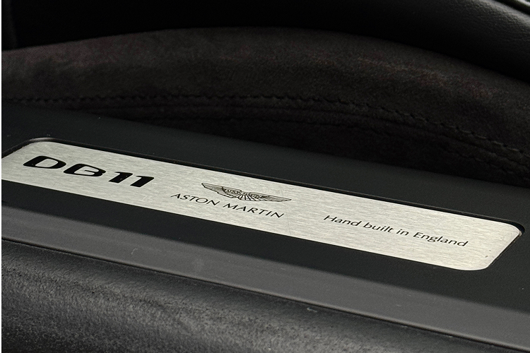 Logo 2 Aston Martin DB11