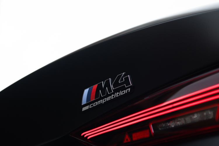 Logo BMW M4 Competition Convertible in Leverkusen