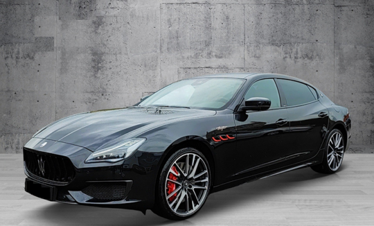 Rent a Maserati Quattroporte Trofeo in Dresden