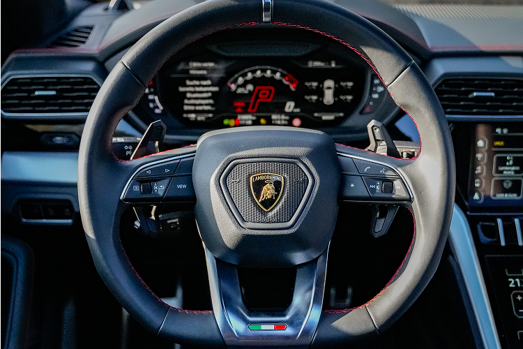 Steering wheel Lamborghini Urus in Paderborn
