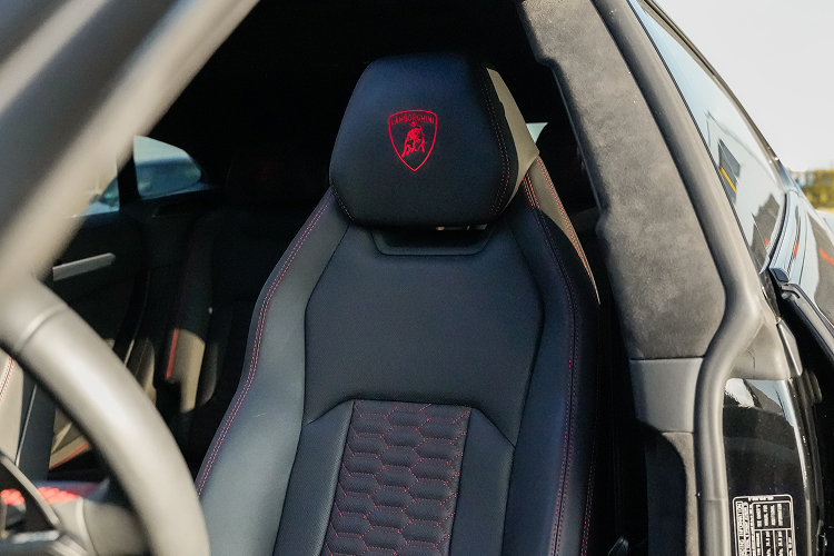 Drivers seat Lamborghini Urus in Paderborn