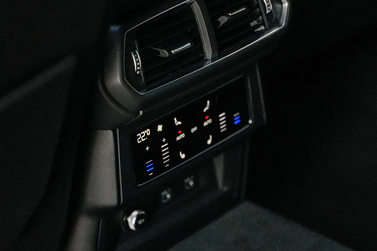 Console Rent a Lamborghini Urus in Paderborn