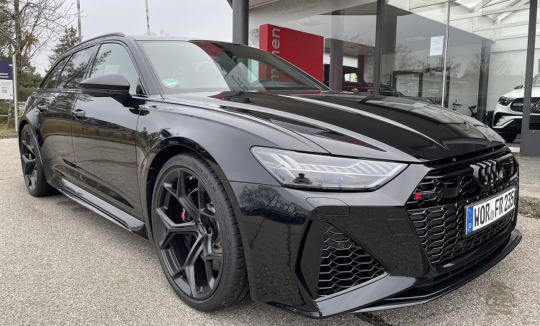 Rent an Audi RS6 Performance Avant in Munich