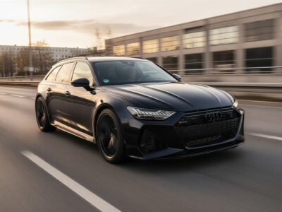 Audi RS6 Performance Avant in Munich Hero