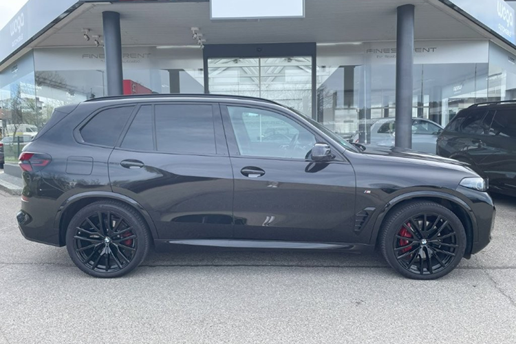 Side view BMW X5 xDrive 40d at Munich