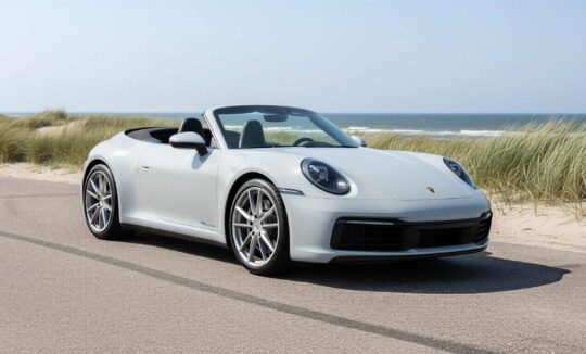 Porsche 911 Carrera hero