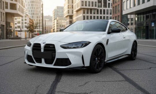 Rent a BMW M4 Competition in Düsseldorf Hero