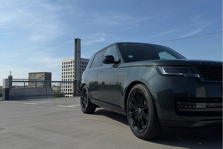 Side Range Rover D300 in Cologne
