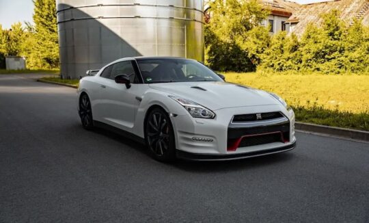 Rent a Nissan GT-R in Frankfurt