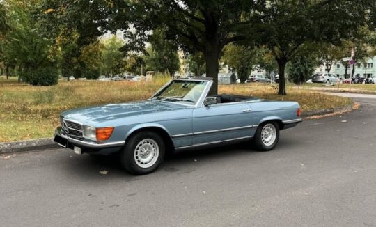 Rent a Mercedes SL 450 in Berlin