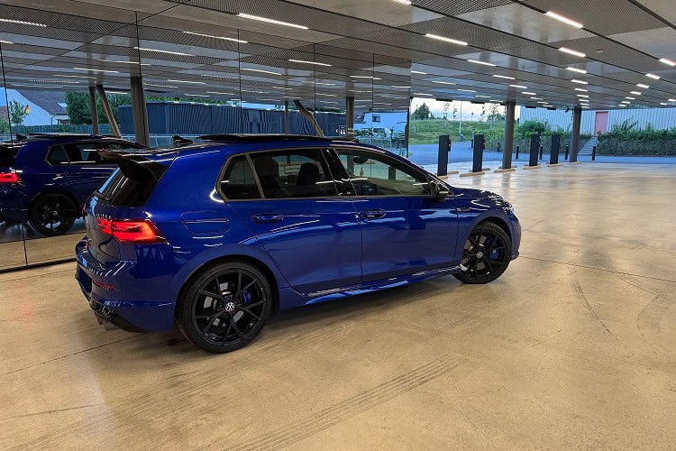 Side view Golf 8 R Performance in Bielefeld