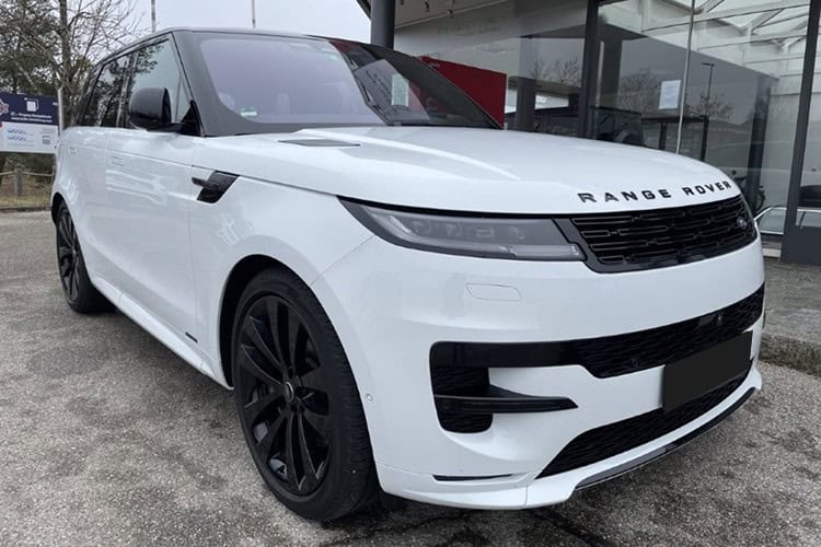 Rent a Range Rover Sport Autobiography near Munich
