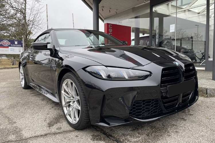 Rent a BMW M4 Competition Convertible near Munich