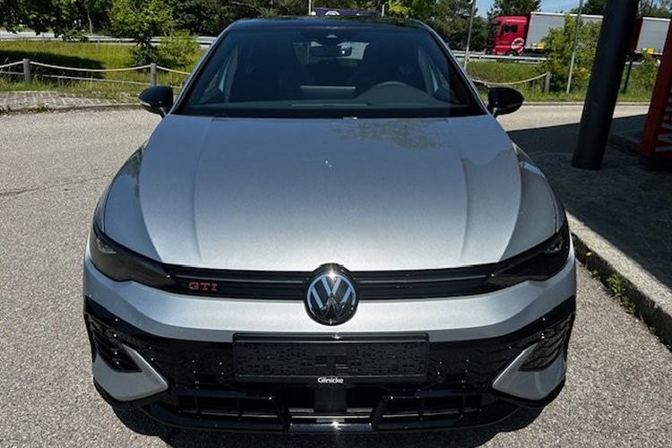 Front view Golf GTI Clubsport near Munich