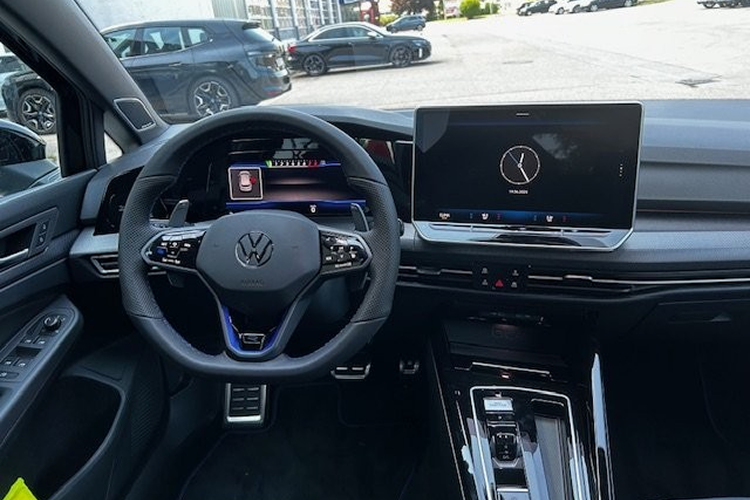 Steering wheel Golf R near Munich