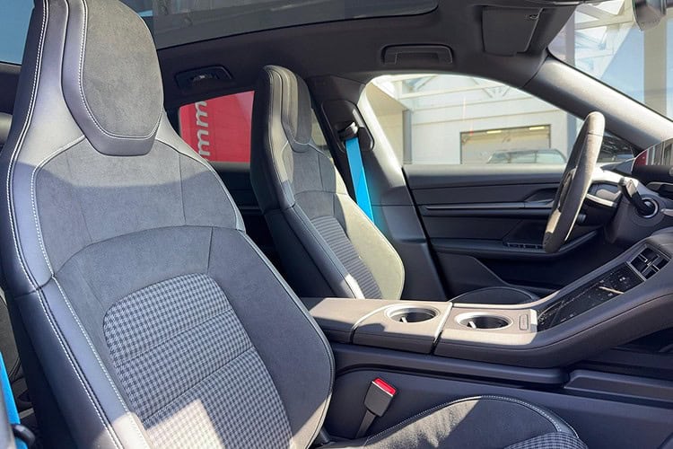 Seat Porsche Taycan 4 Cross Turismo near Munich