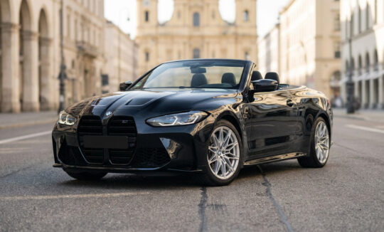 Rent a BMW M4 Competition Convertible near Munich hero