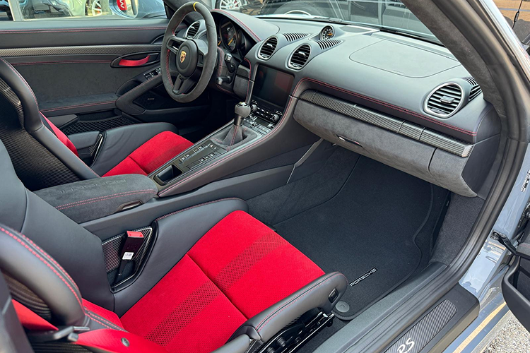 Interior Porsche 718 Spyder RS near Munich