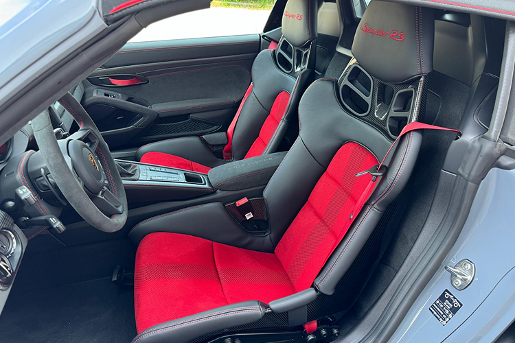 Drivers seat Porsche 718 Spyder RS near Munich