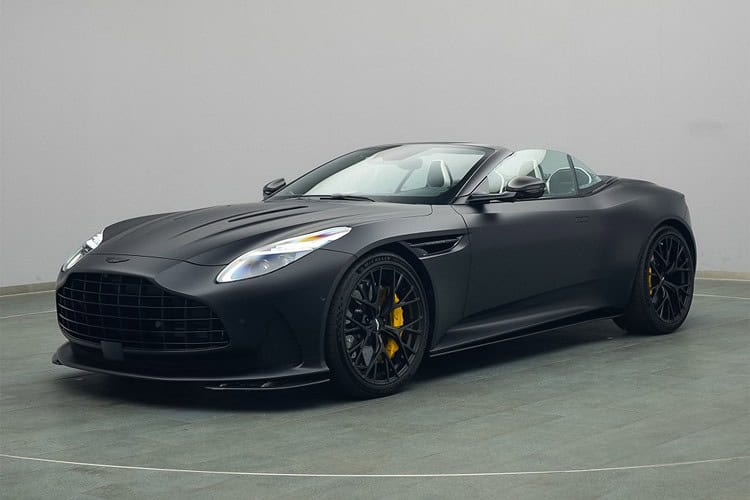 Rent an Aston Martin DB12 Volante in the Schwarzwald