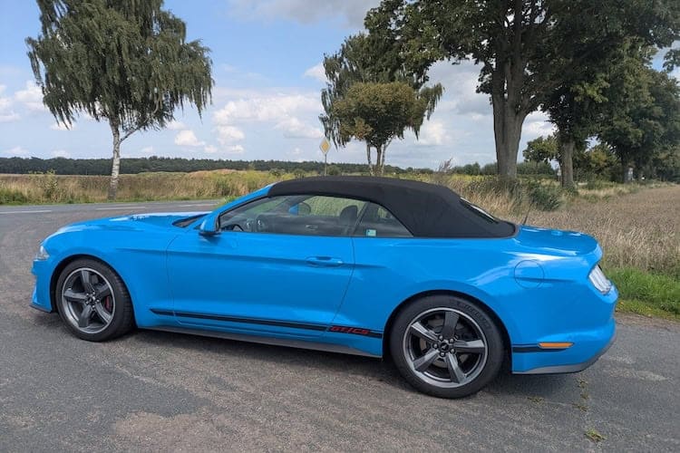 Side view Ford Mustang GT Convertible in Hannover