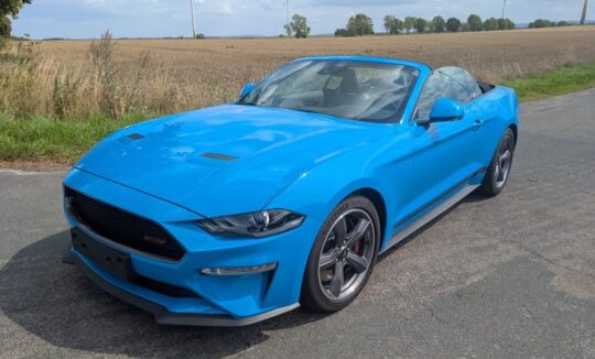 Rent a Ford Mustang GT Convertible in Hannover