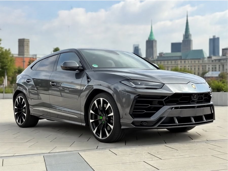 Rent Urus in Dresden Altstadt