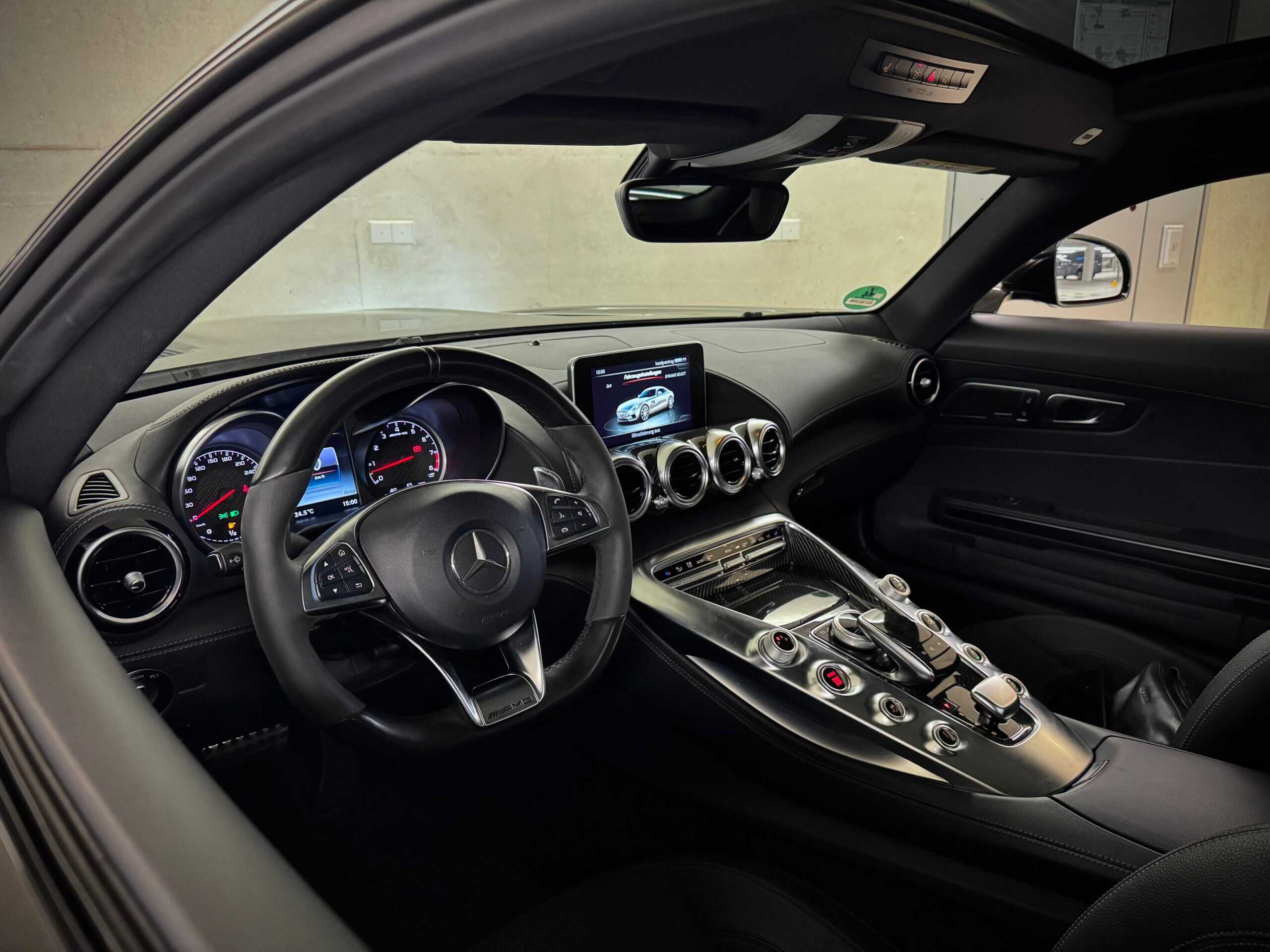 Rent a Mercedes AMG GT Dusseldorf interiour