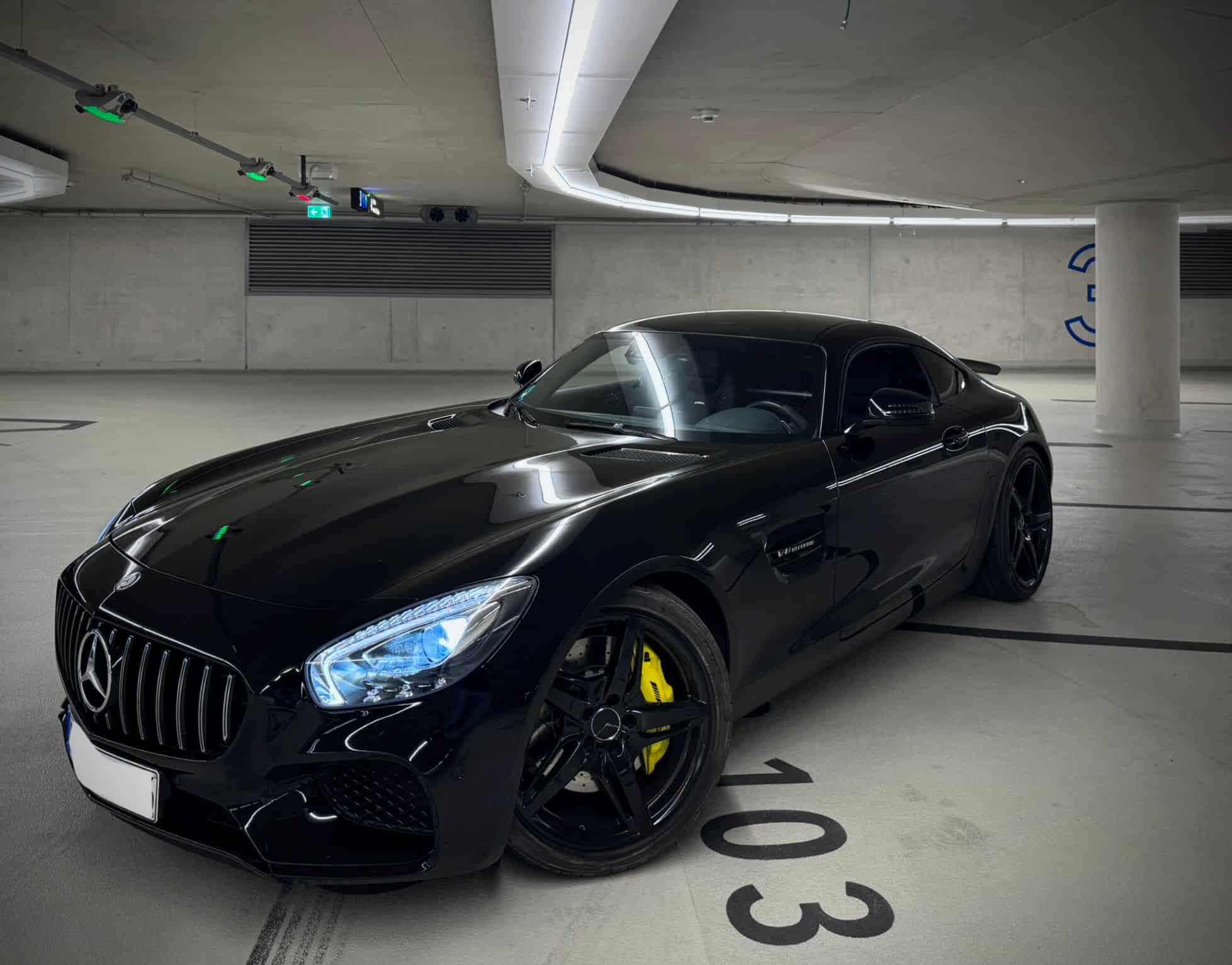 Rent a Mercedes AMG GT Dusseldorf frontside 3