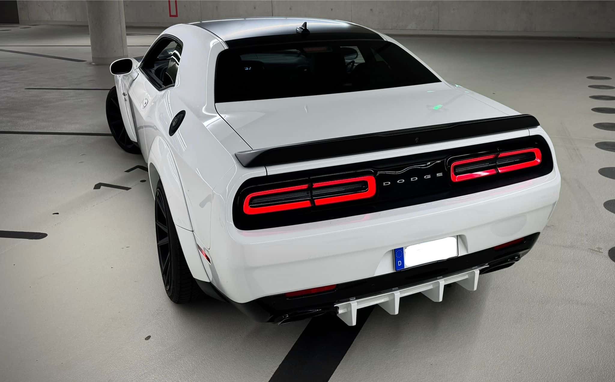Dodge Challenger dusseldorf back