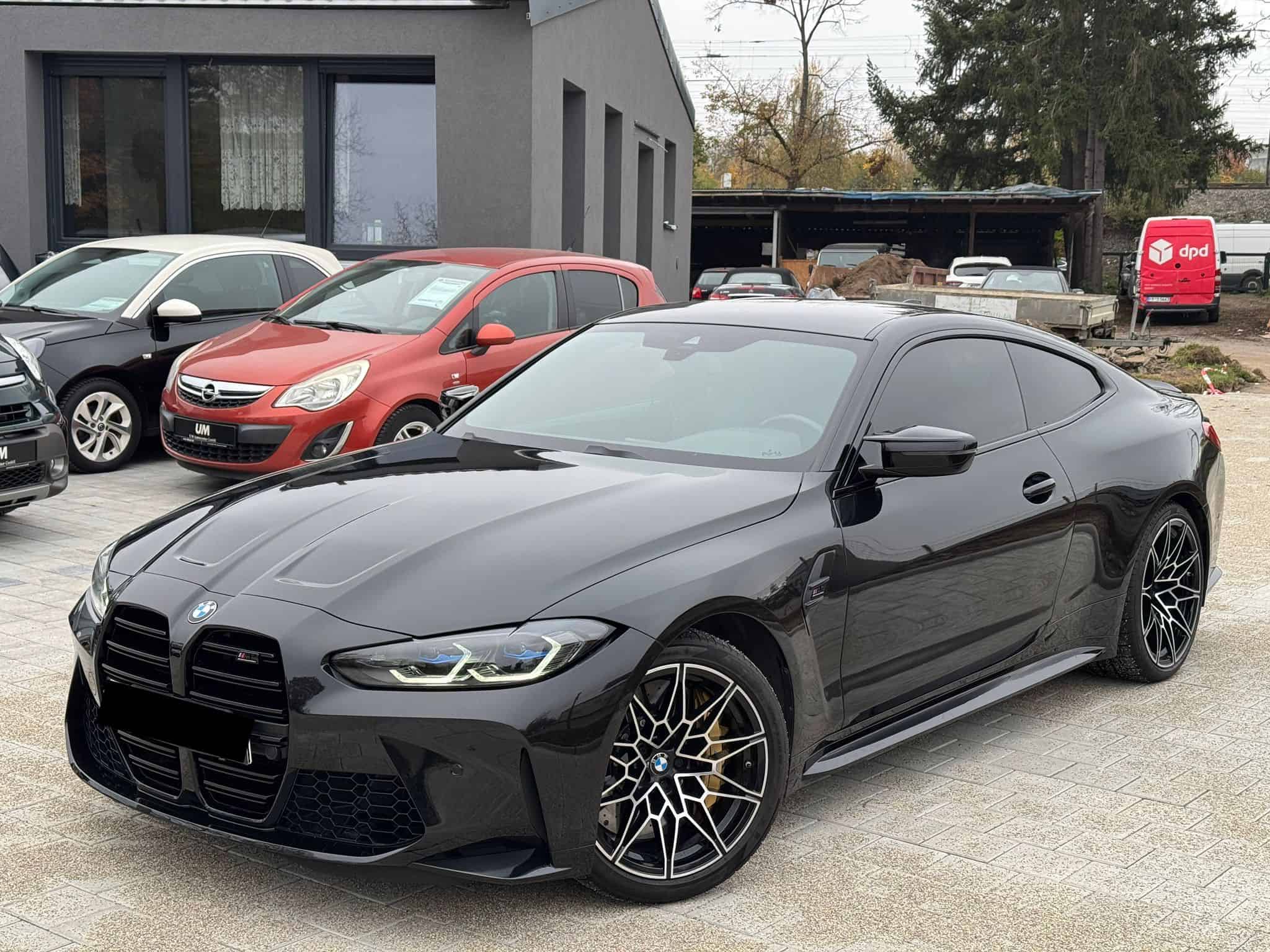 BMW M4 Freiburg im Breisgau mieten Front