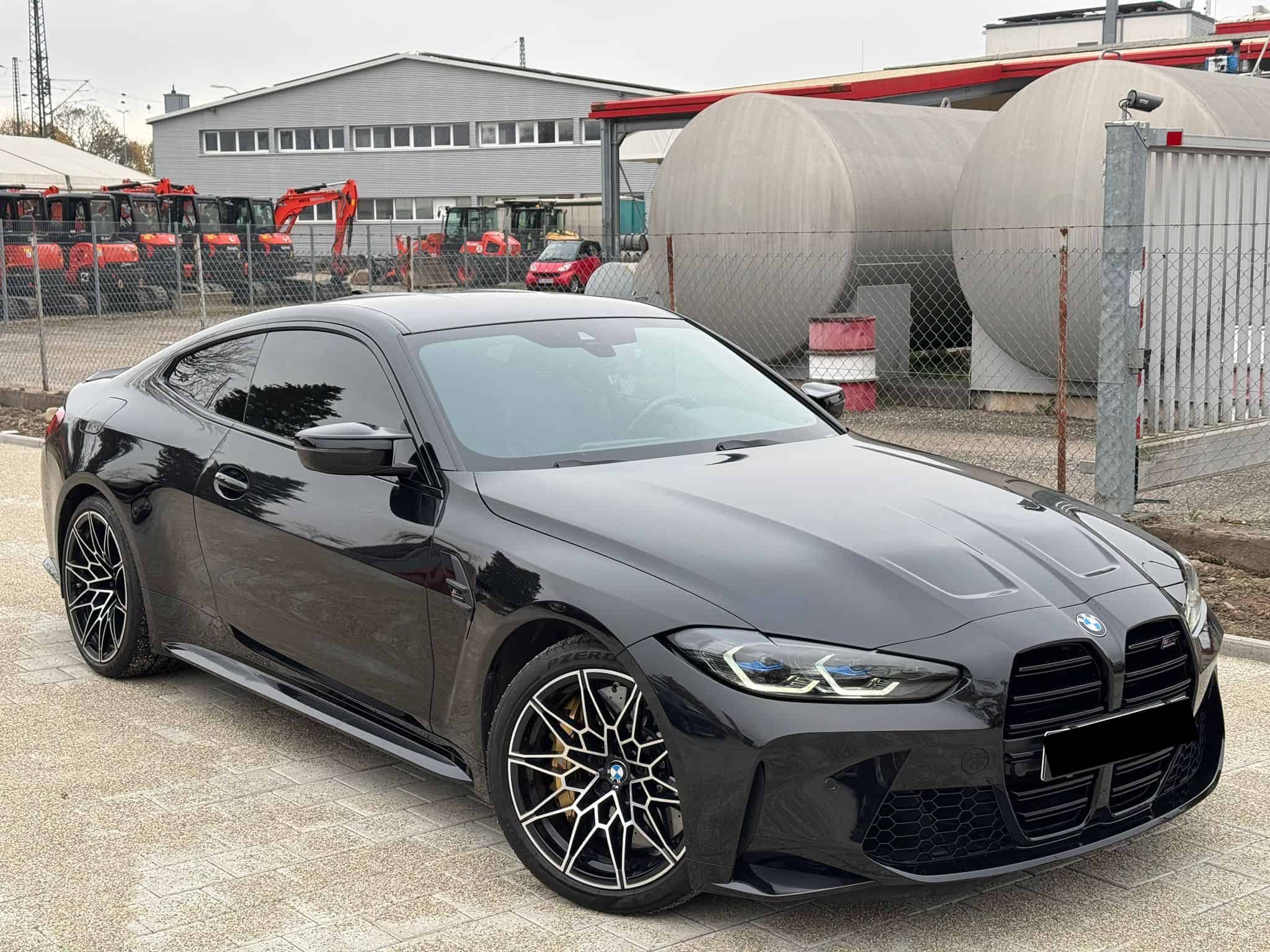 BMW M4 Freiburg im Breisgau rent frontleft
