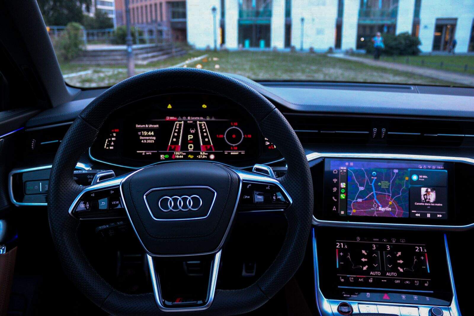 Audi RS6 Berlin cockpit