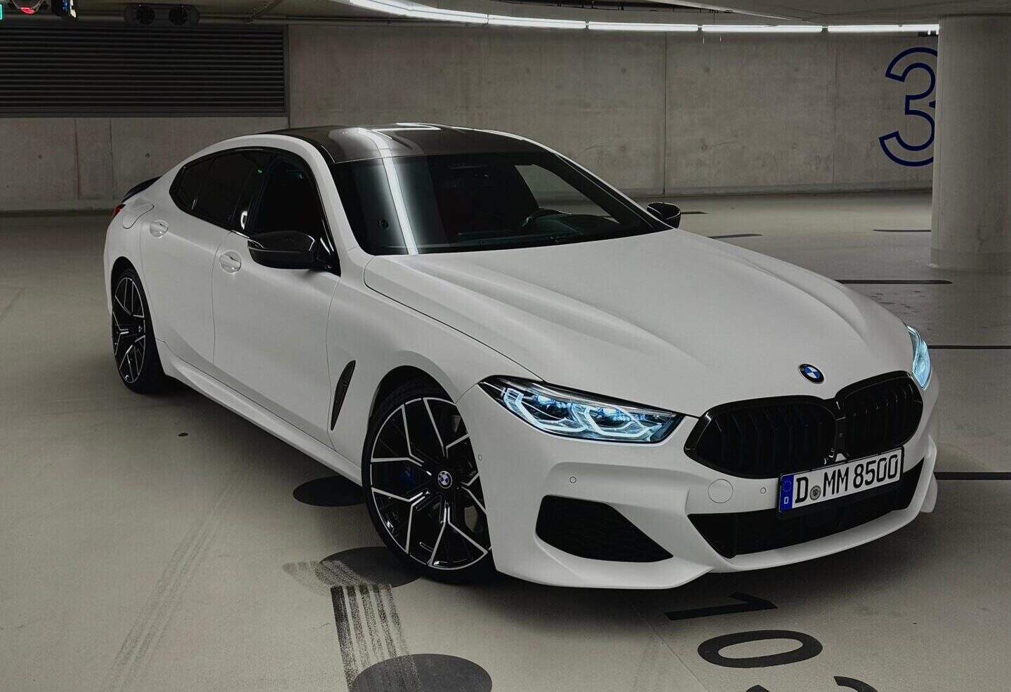 BMW m850i Front 1