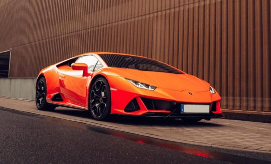 Rent a Lamborghini Huracán Evo in Frankfurt (Main)