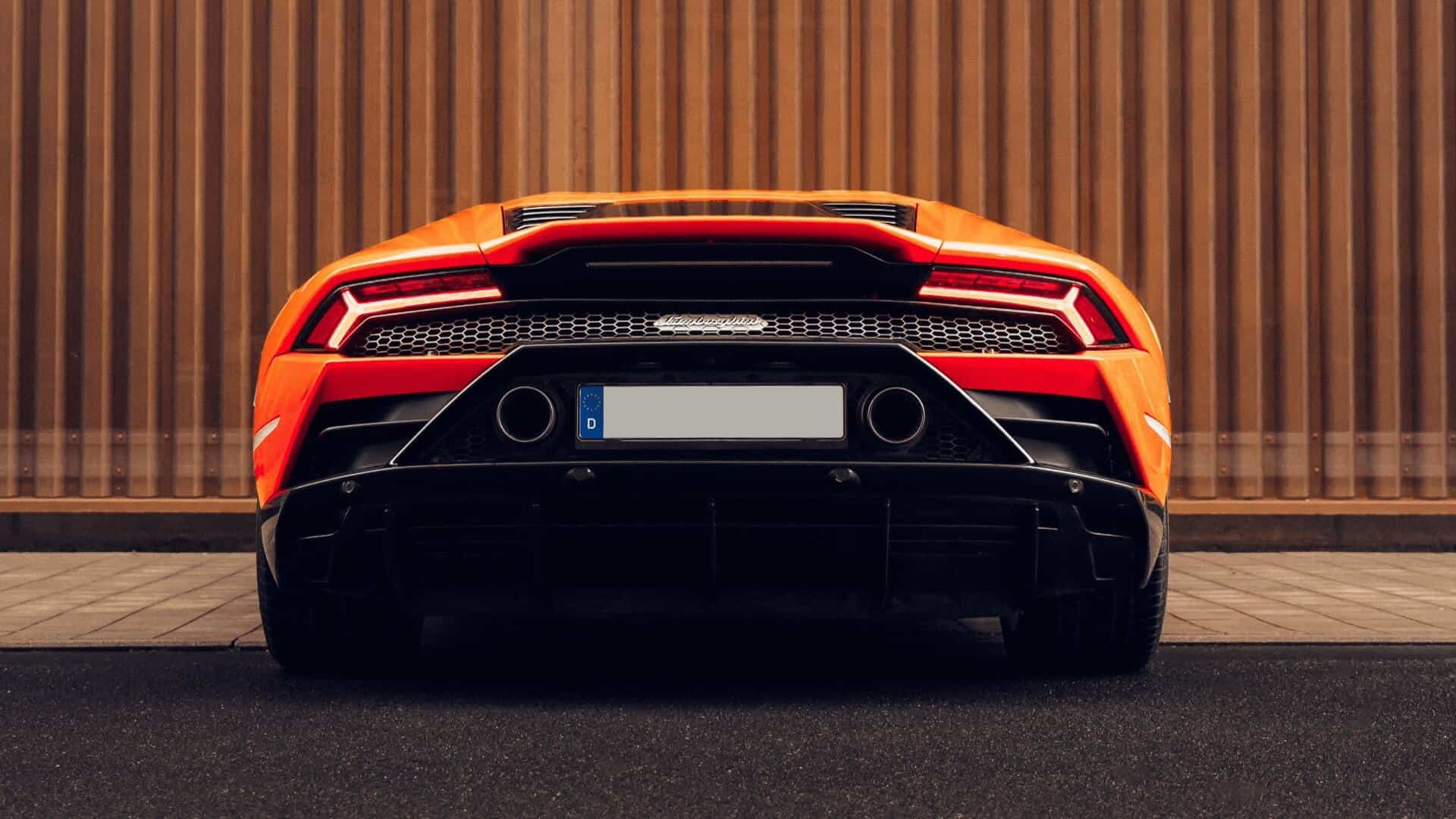 Rent a Lamborghini Huracán Evo in Frankfurt (Main)