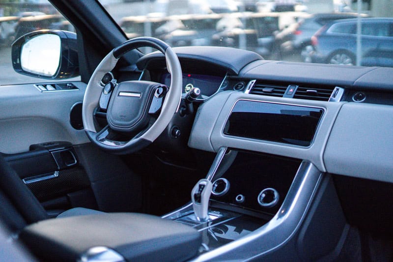 Range Rover V8 cockpit